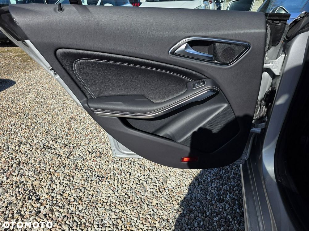 Mercedes-Benz CLA 180 - 17