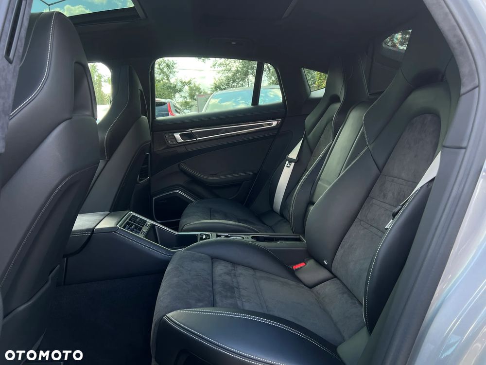 Porsche Panamera - 25