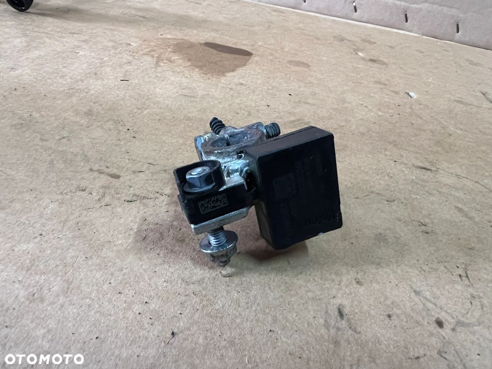 Klema minusowa akumulatora bezpiecznik Opel Vivaro B Trafic III 295C30372R - 1