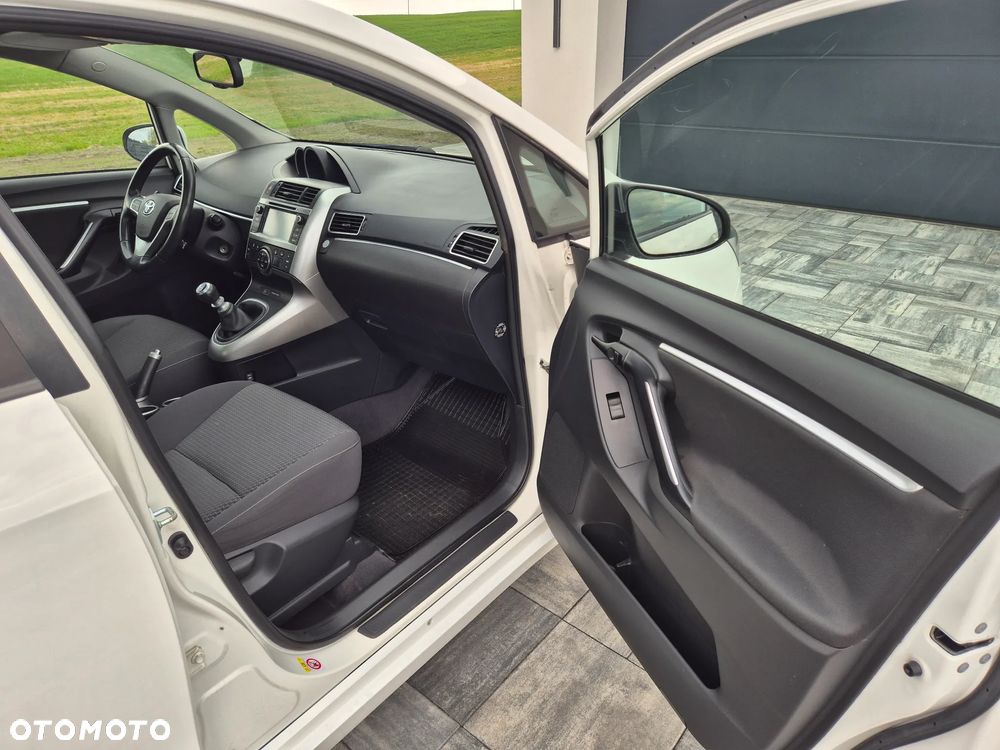 Toyota Verso 1.6 D-4D Premium - 33