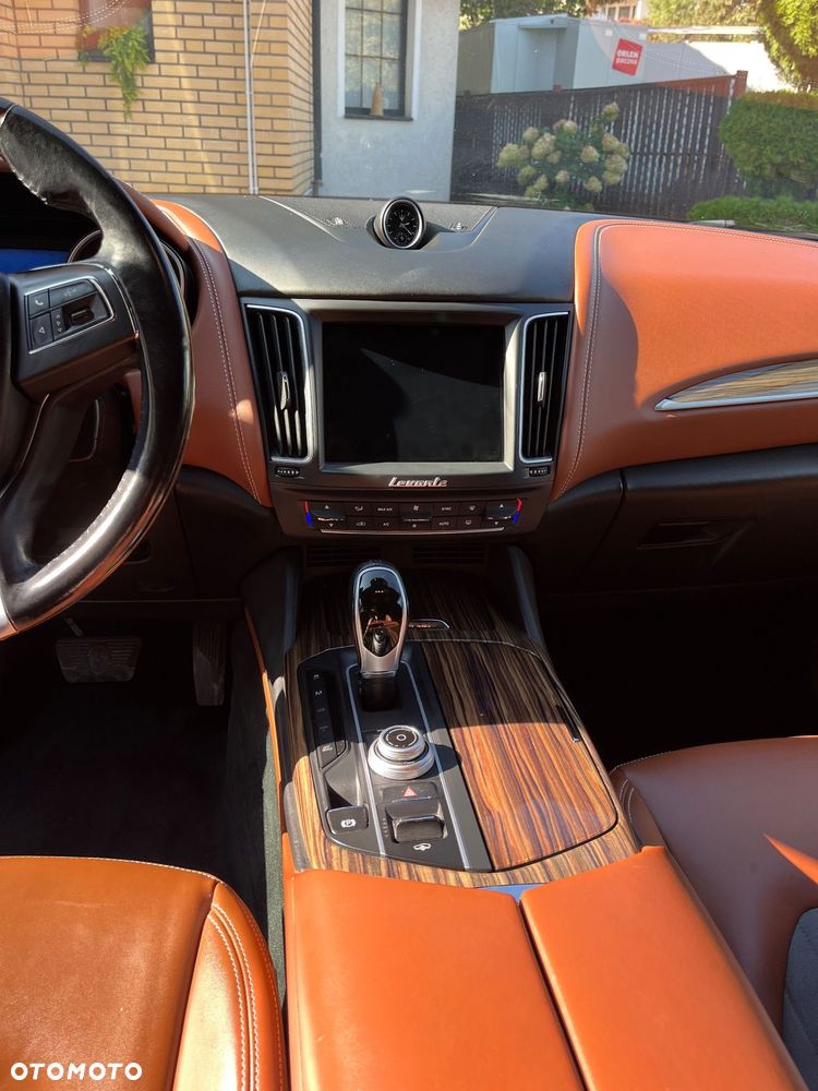 Maserati Levante Granlusso - 8