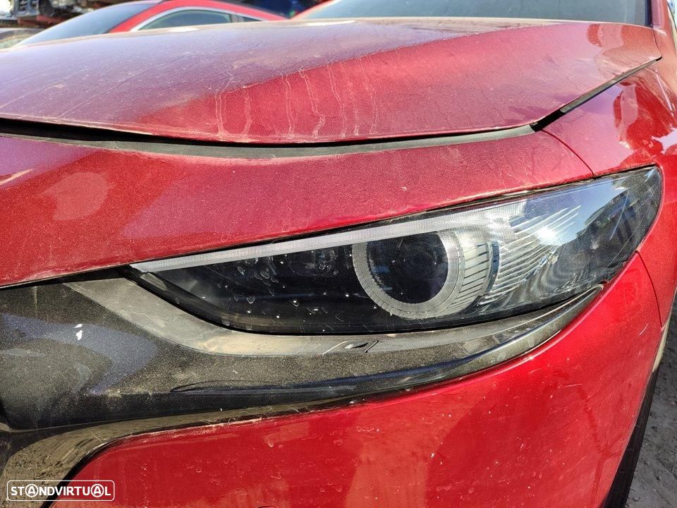 FAROL ESQUERDO MAZDA 3 BERLINA BP - 1