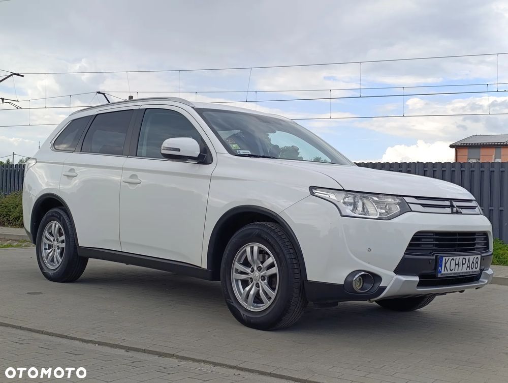 Mitsubishi Outlander 2.0 Intense + Navi 4WD CVT - 35