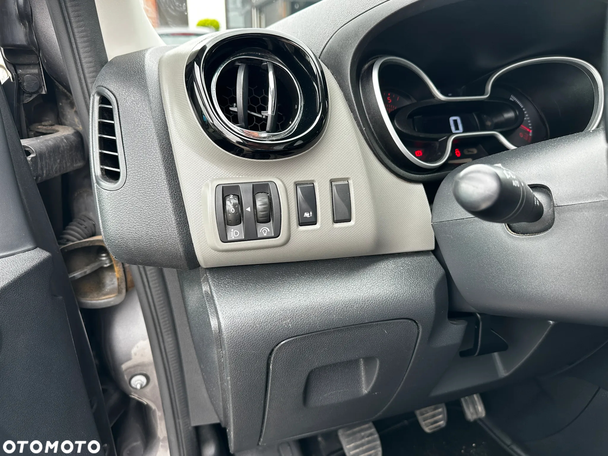 Nissan NV300 - 17