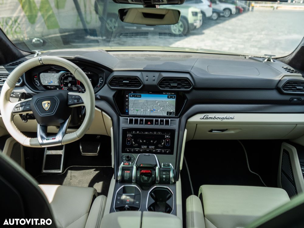 Lamborghini URUS - 39