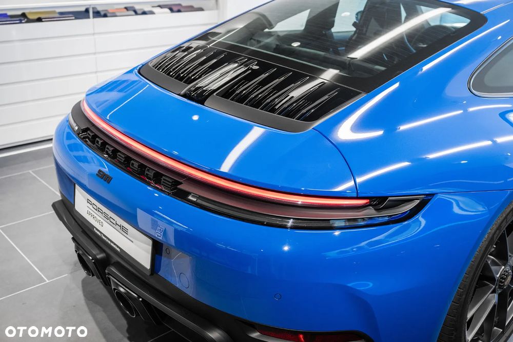 Porsche 911 Carrera 4 GTS - 33