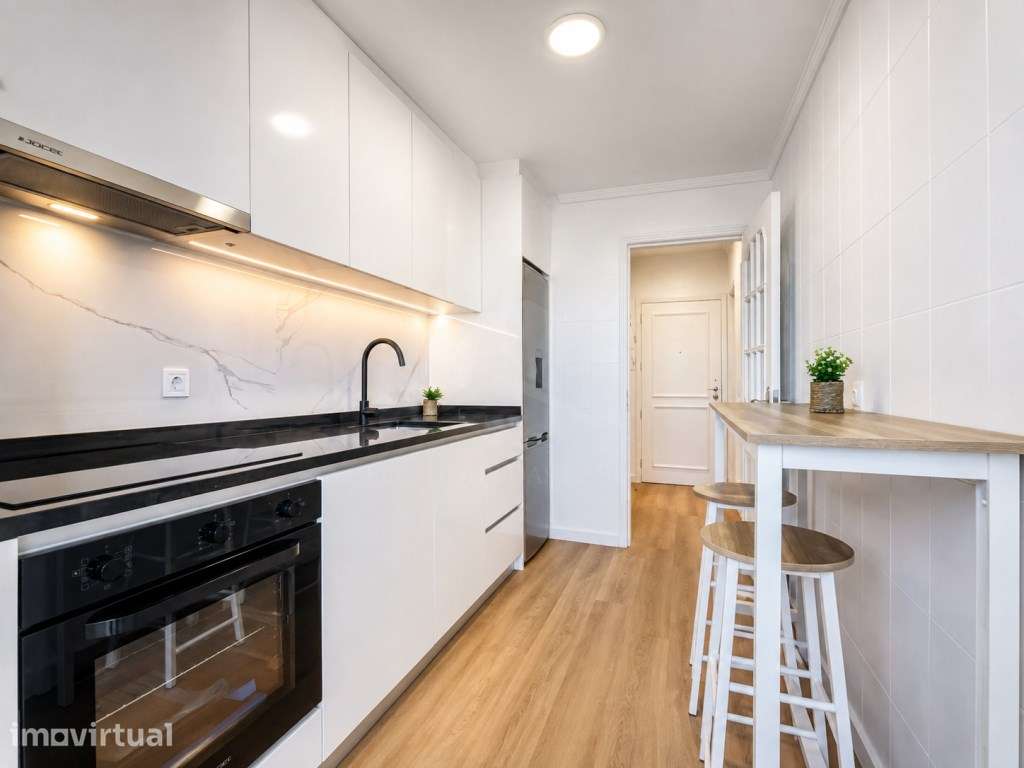 APARTAMENTO T2 MOBILADO COM GARAGEM BOX NA RECHOUSA - Grande imagem: 2/30
