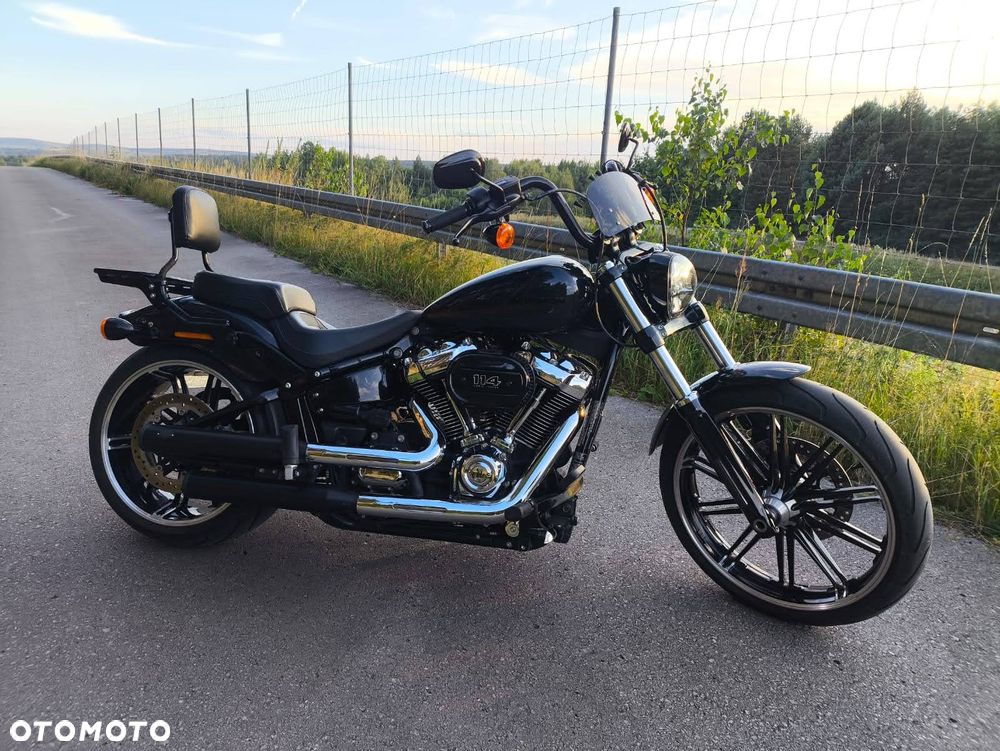 Harley-Davidson Softail Breakout - 23