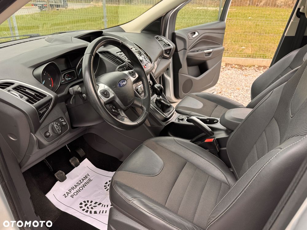 Ford Kuga 2.0 TDCi 2x4 Titanium - 16