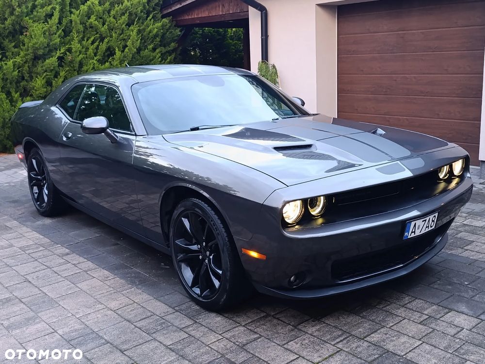Dodge Challenger - 1