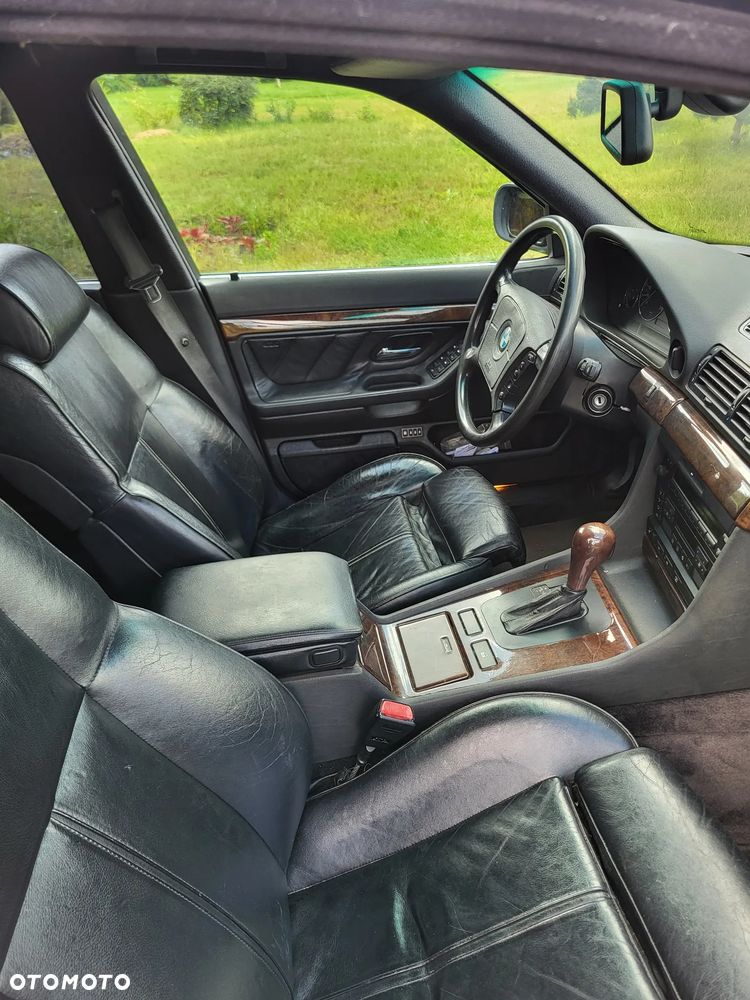BMW Seria 7 740i - 13