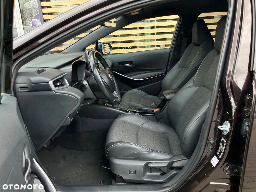Toyota Corolla 1.8 Hybrid Comfort - 34
