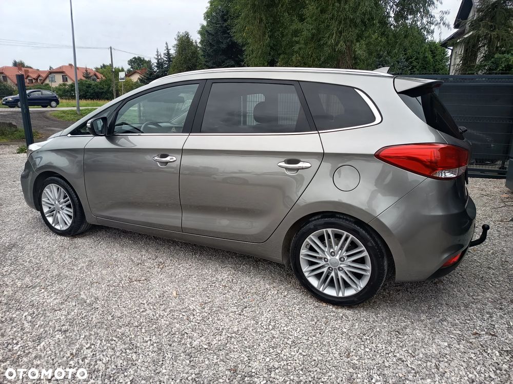 Kia Carens 1.7 CRDi 141 Dream Team Edition - 4