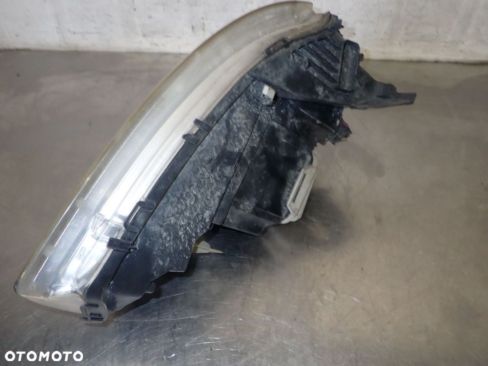 LAMPA LEWA PRZEDNIA SOCZEWKA OPEL CORSA-C 1.0 - 10