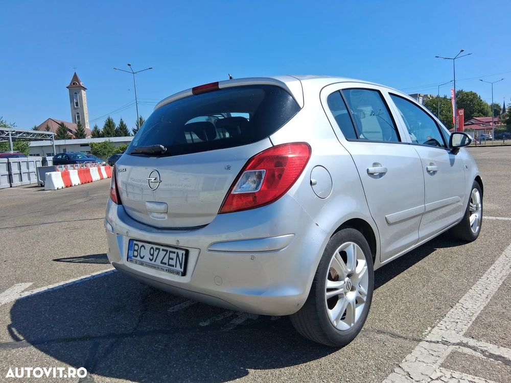 Opel Corsa 1.2i Essentia - 3