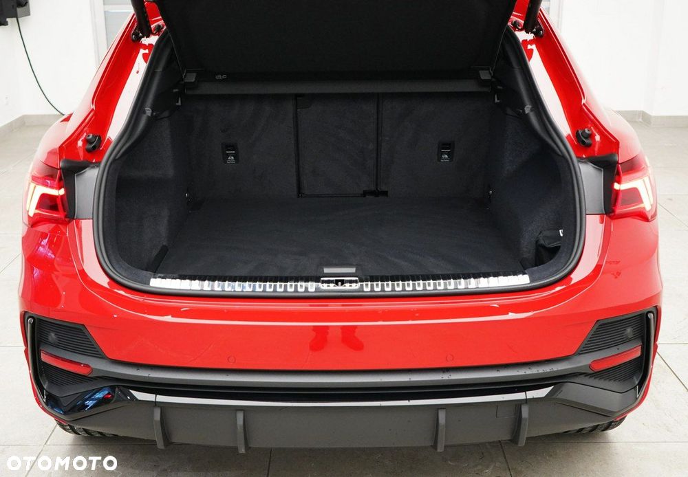 Audi Q3 Sportback - 13