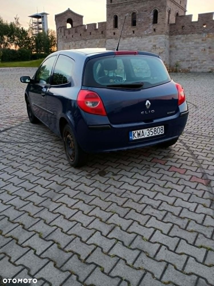 Renault Clio - 2