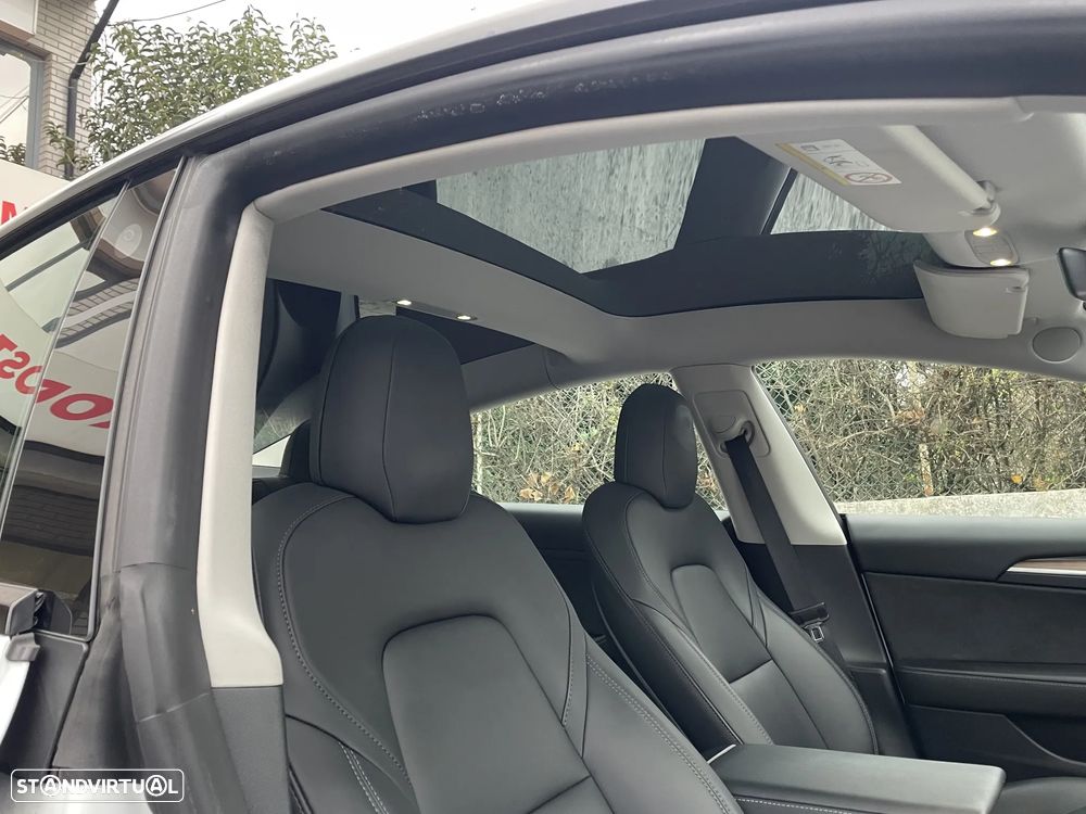 Tesla Model 3 RWD - 27
