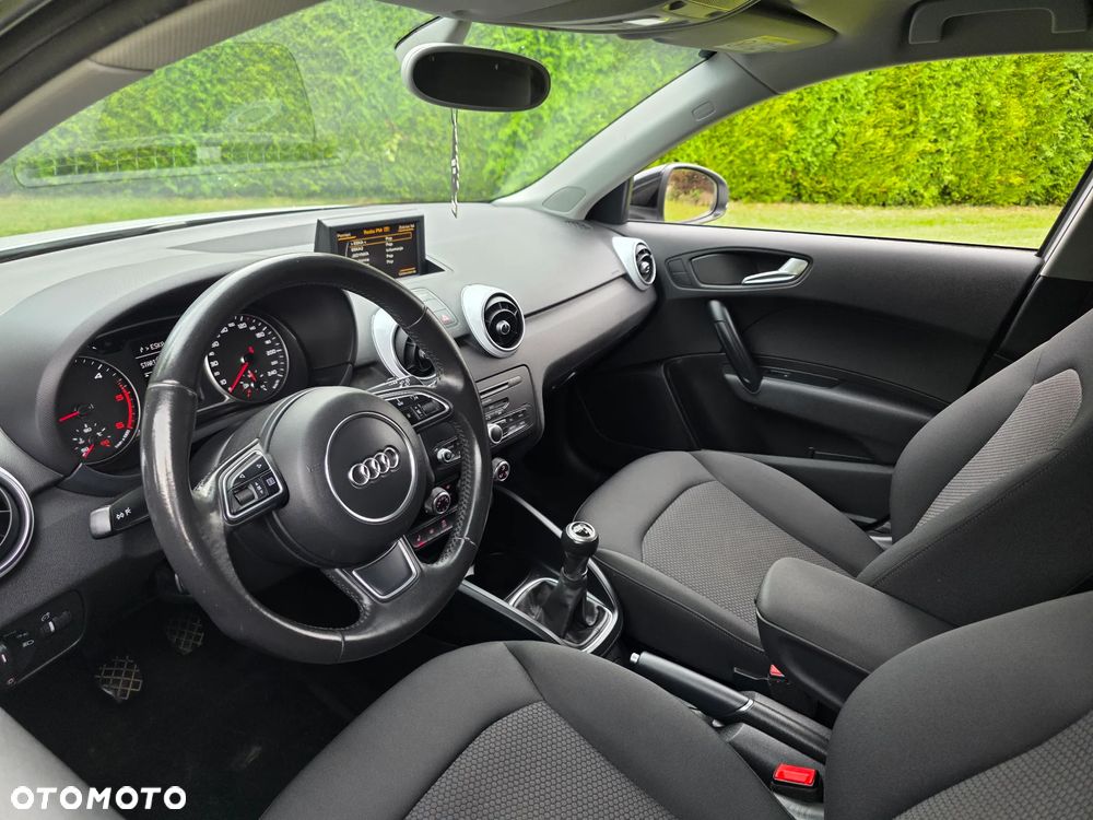 Audi A1 Sportback 1.6 TDI S line edition - 33