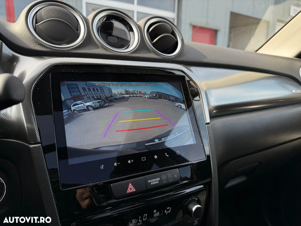 Suzuki Vitara 1.4 Boosterjet 6MT AllGrip MHEV Luxus - 12