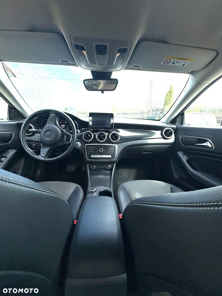 Mercedes-Benz CLA - 10