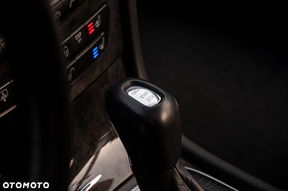 Mercedes-Benz Klasa E 500 7G-TRONIC Avantgarde - 31