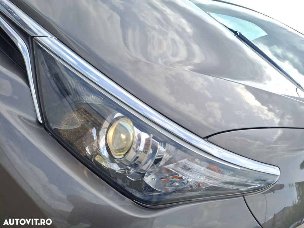 Toyota Auris - 25