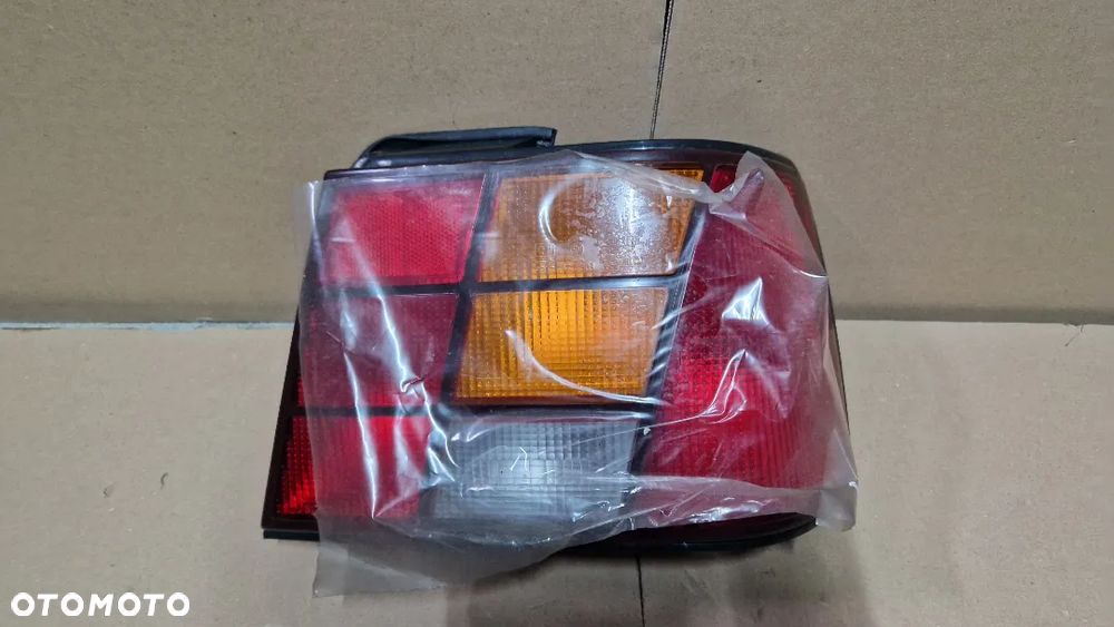 HYUNDAI PONY SEDAN LAMPA TYŁ NOWA ORYGINALNA - 1