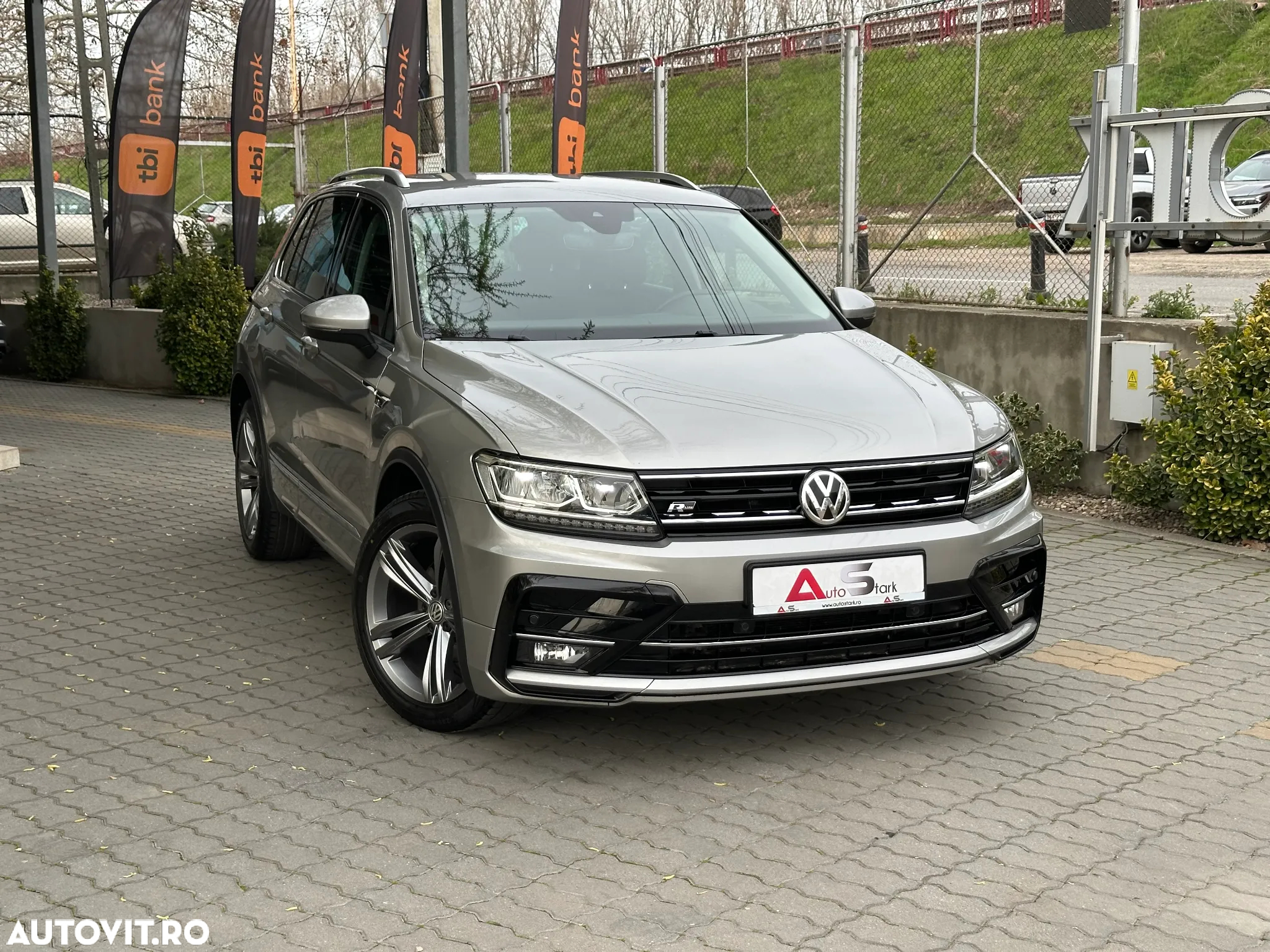 Volkswagen Tiguan 2.0 TDI SCR 4MOTION DSG R-Line - 3