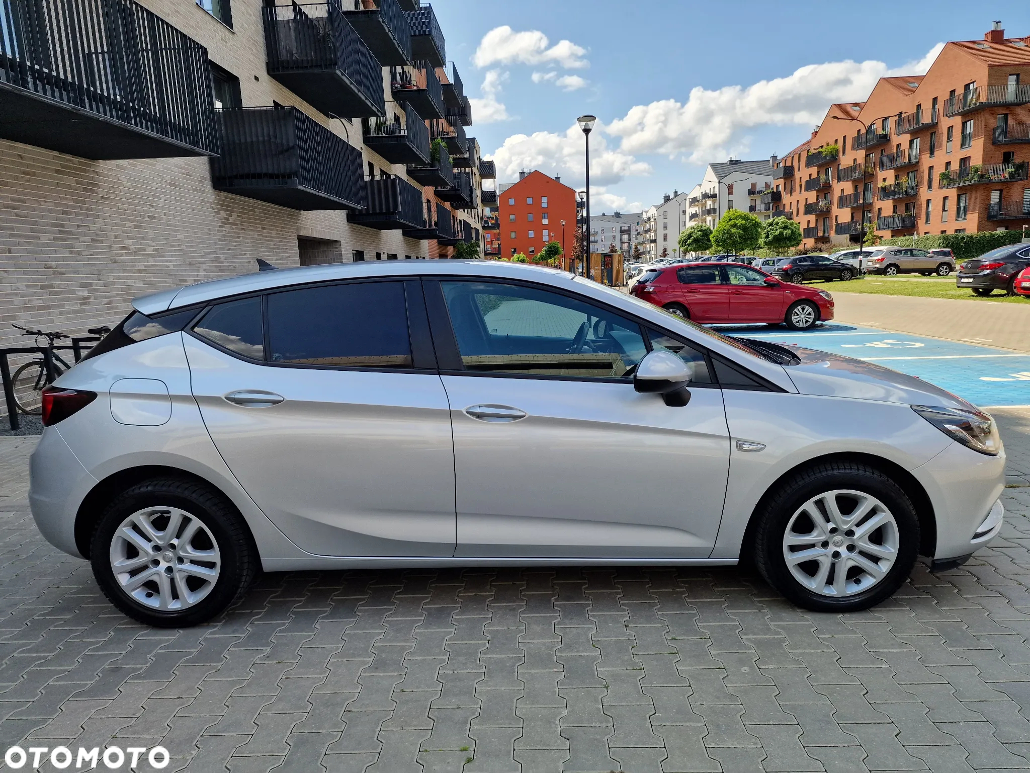 Opel Astra V 1.6 CDTI Essentia - 8