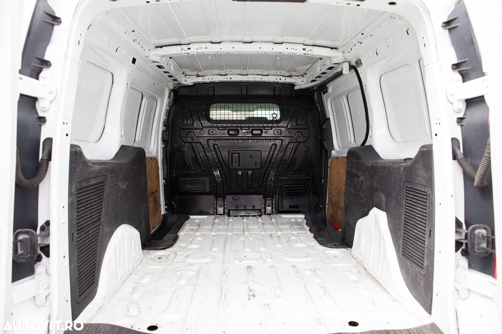 Ford Tourneo conect - 7