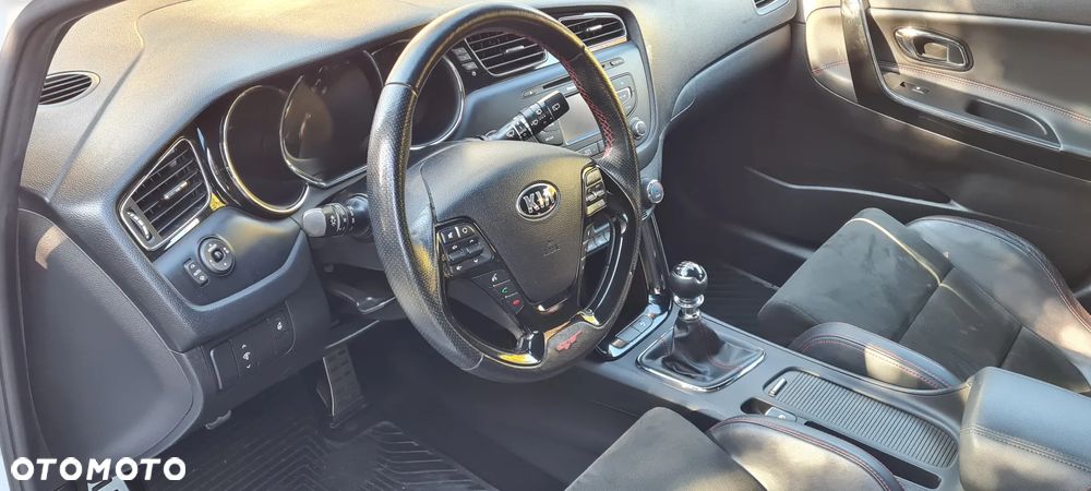 Kia Ceed 1.6 T-GDI GT L - 9