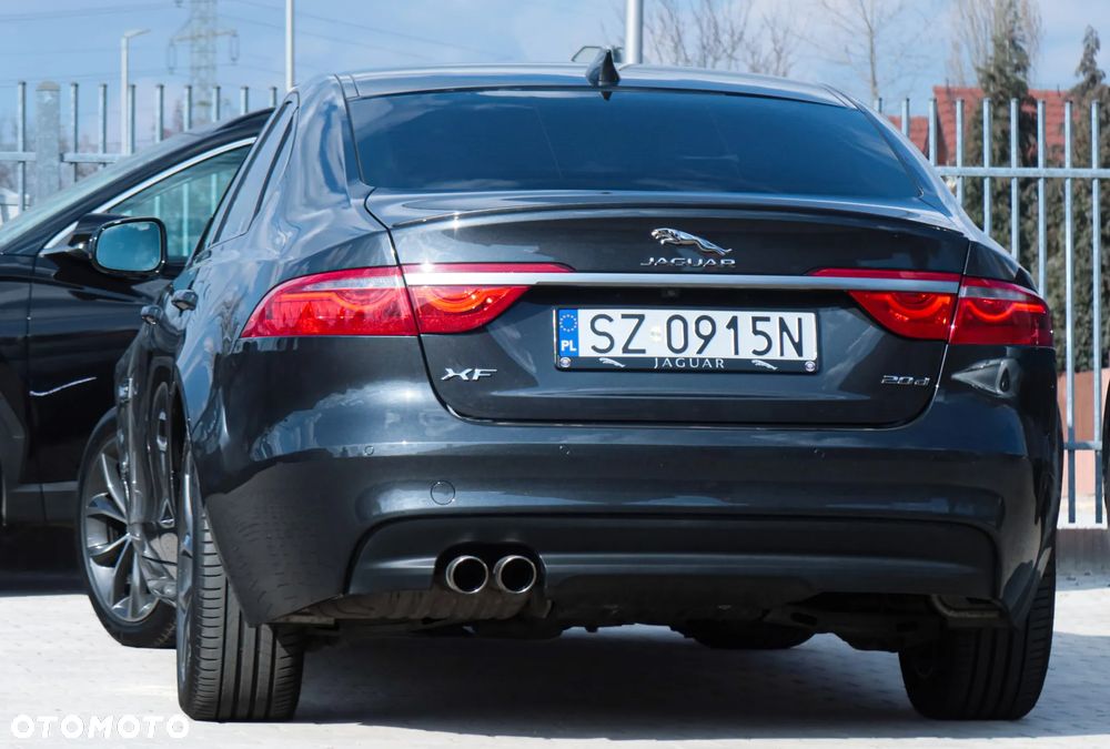 Jaguar XF 20d R-Sport - 9