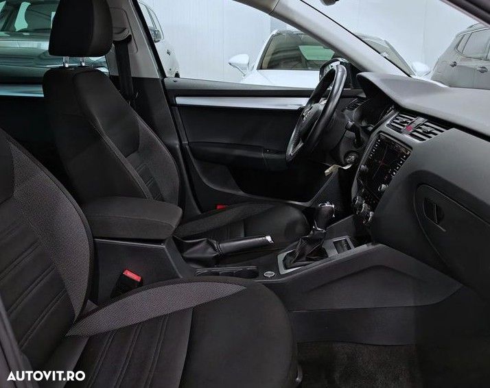 Skoda Octavia 1.6 TDI DSG Ambition - 7