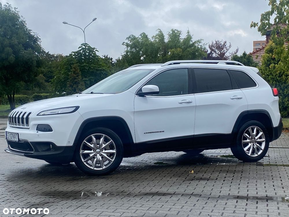 Jeep Cherokee - 4
