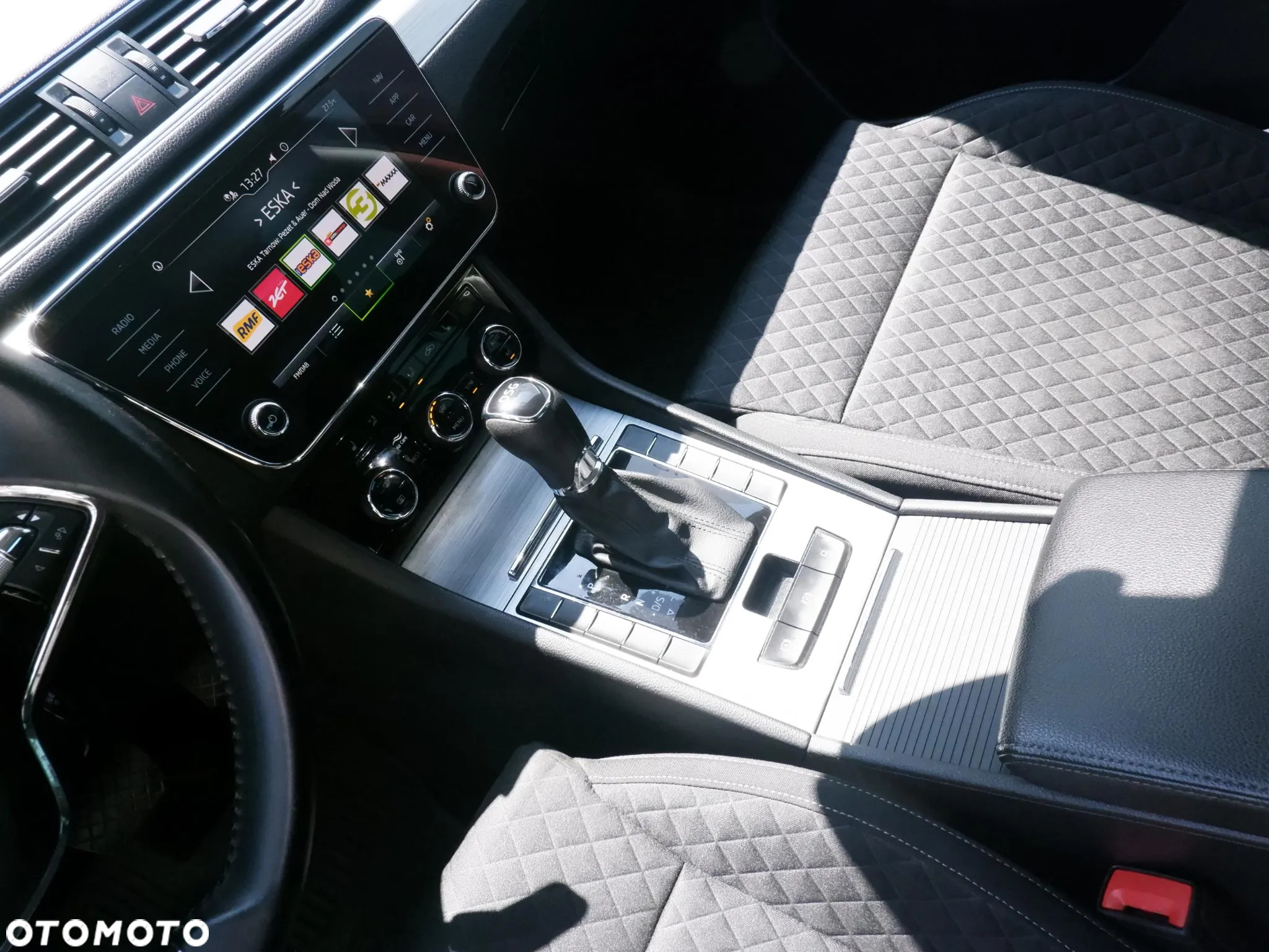 Skoda Superb 2.0 TDI SCR Ambition DSG - 37