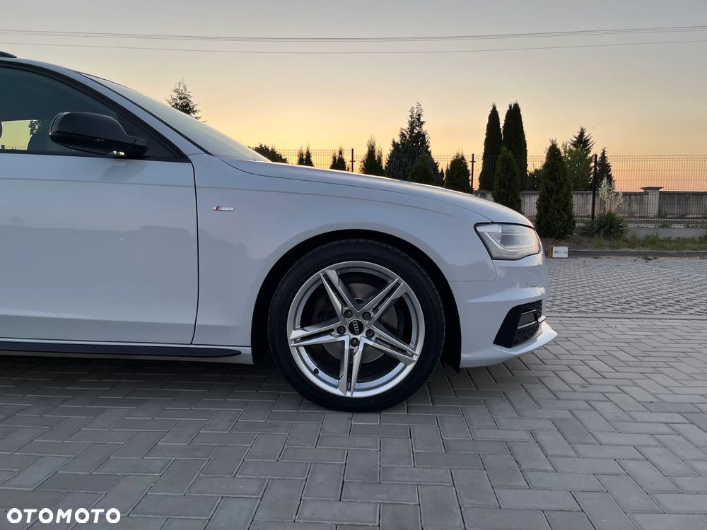 Audi A4 Avant 2.0 TDI DPF clean diesel S line Sportpaket - 33