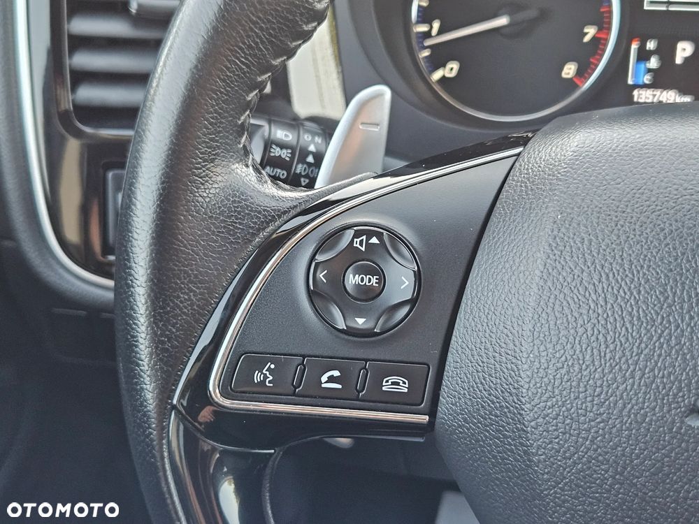 Mitsubishi Outlander 2.0 Instyle Navi CVT - 28