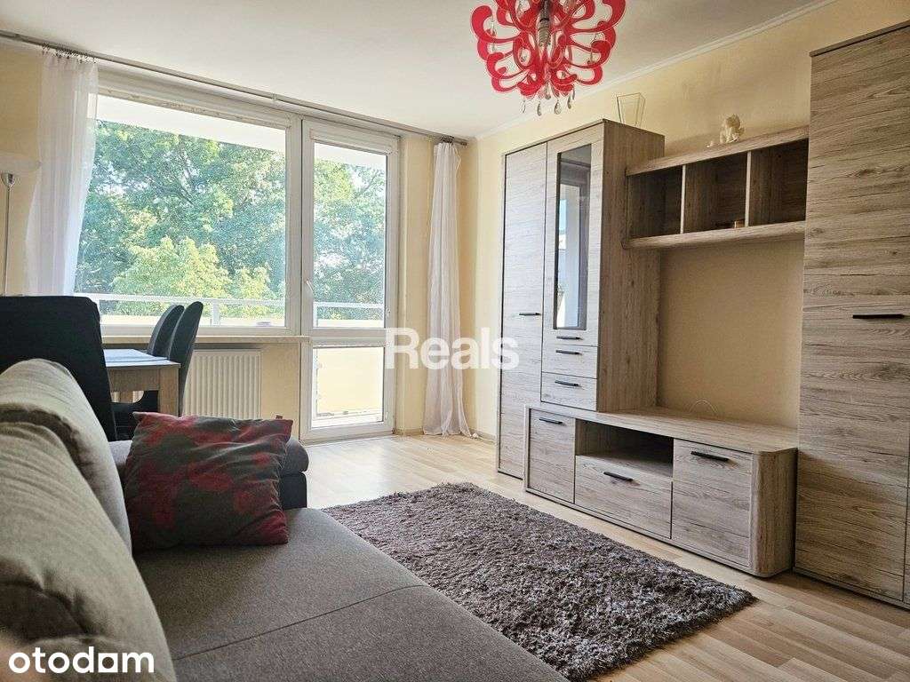Metro Kondratowicza. 2 pokoje, kuchnia, balkon