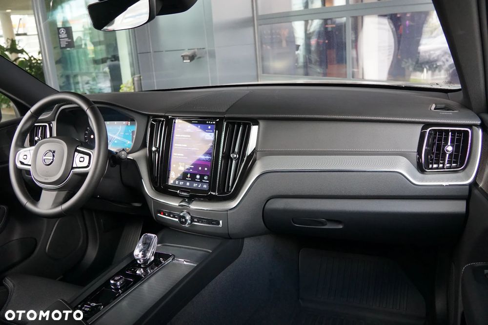 Volvo XC 60 B5 B AWD Ultimate Black Edition - 36