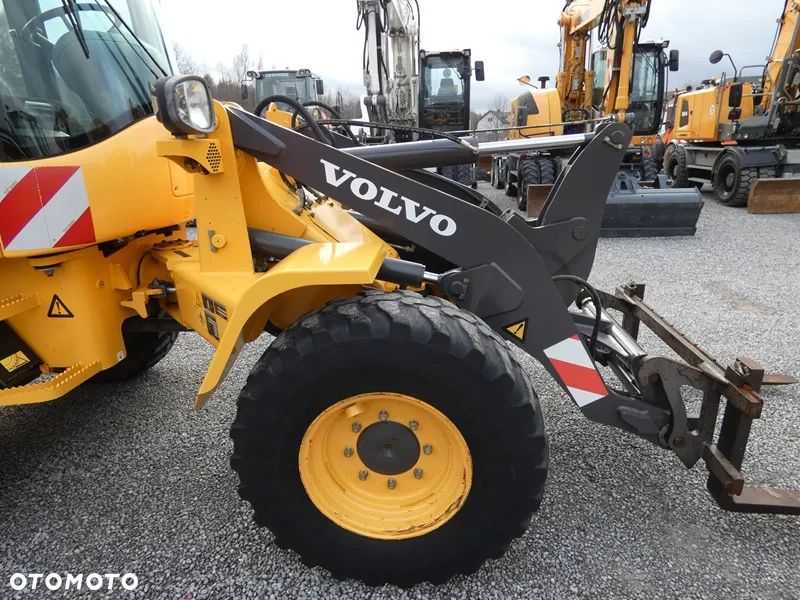 Volvo L30G Z Niemiec / 5.774mtg / kilka sztuk / - 23