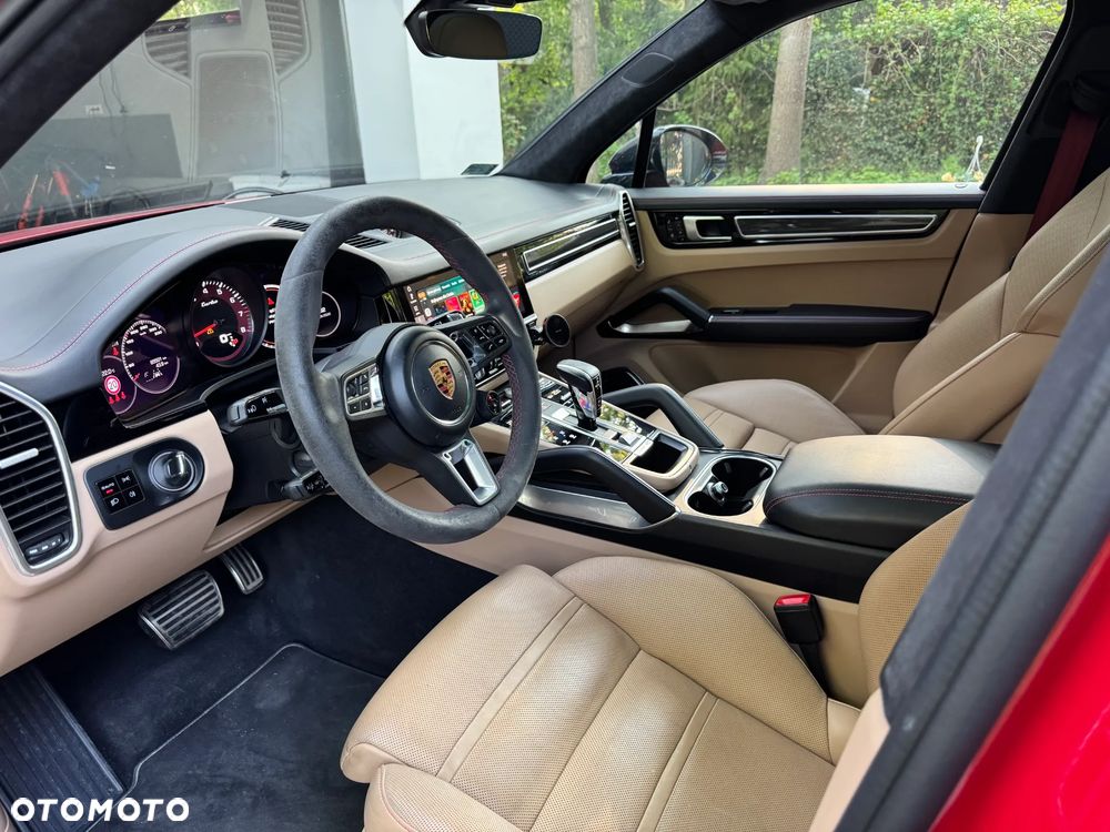 Porsche Cayenne - 25
