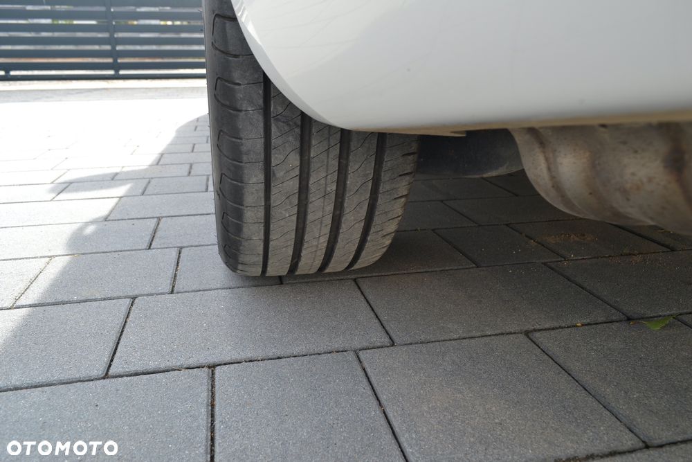 Skoda Superb 2.0 TDI Elegance - 21