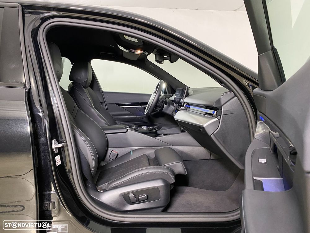 BMW 520 d Pack Desportivo M - 17