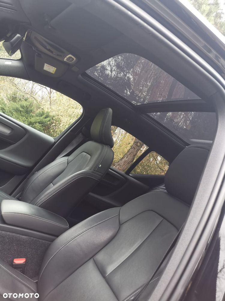 Volvo XC 40 D4 AWD Geartronic R-Design - 10