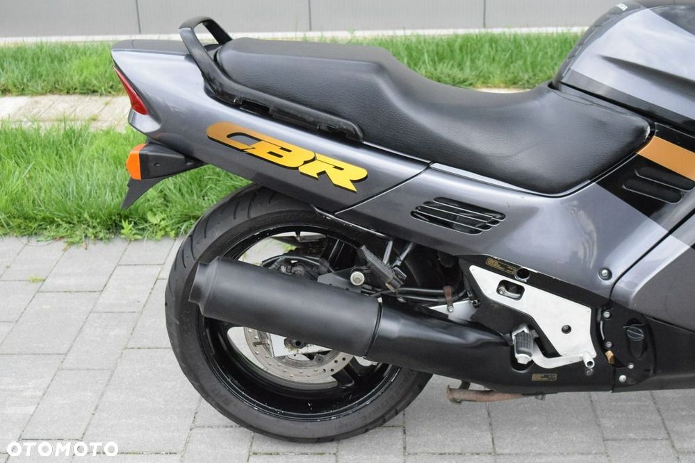 Honda CBR - 7