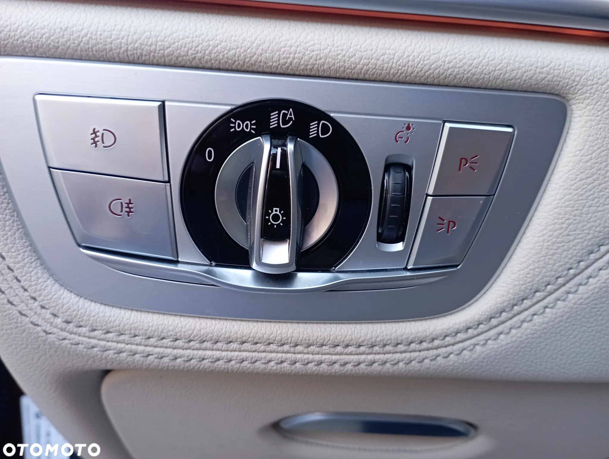BMW Seria 7 740d xDrive - 38