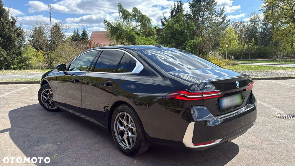 BMW Seria 5 520d xDrive - 6