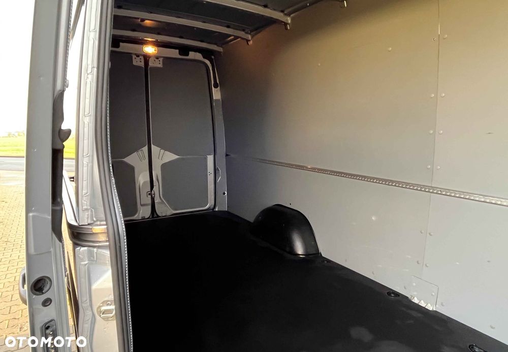 Mercedes-Benz Sprinter - 20