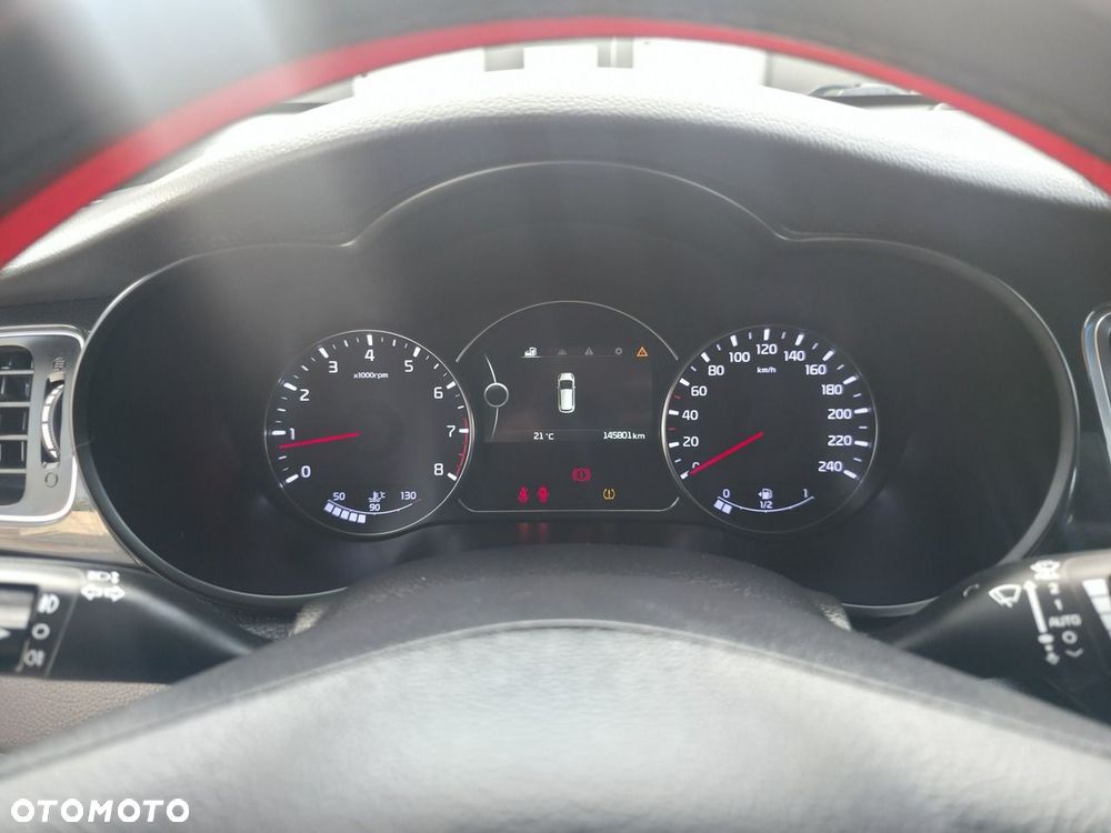 Kia Carens - 26